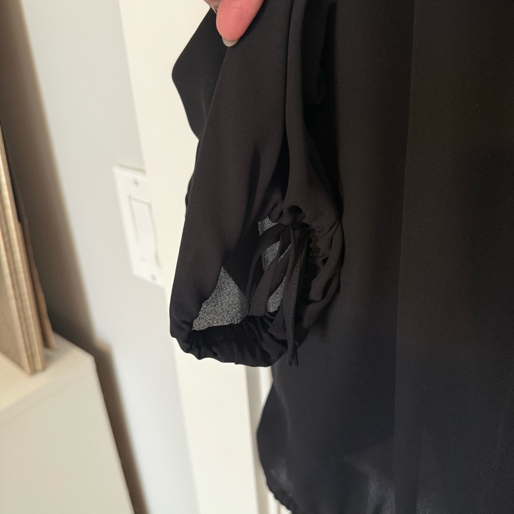 Elegant Black Ruffle Blouse - Picture 5 of 6
